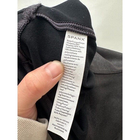 Spanx Women's Faux Leather Leggings Full Length Black Size XL Stretch Slimming - Picture 6 of 7